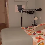 La Cigale Et La Fourmi