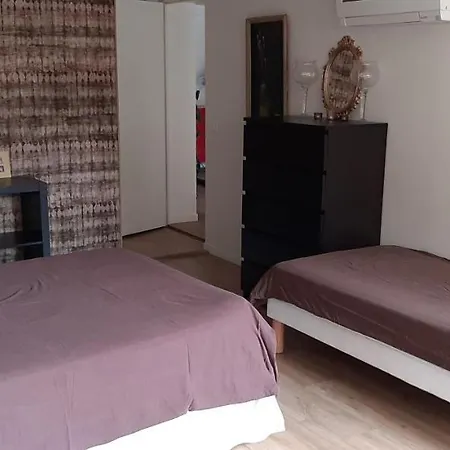 La Cigale Et La Fourmi Habitación en casa particular *