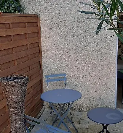 La Cigale Et La Fourmi Habitación en casa particular *