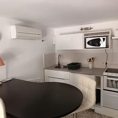 La Cigale Et La Fourmi Homestay Nimes